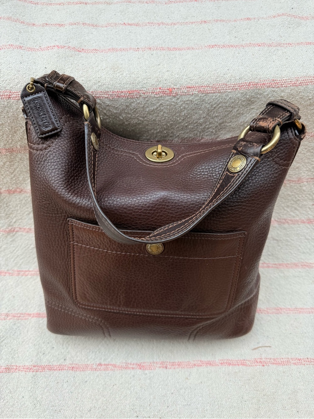 Vintage Coach Chelsea Pebbled Leather Shoulder Bag with Turnlock Closure